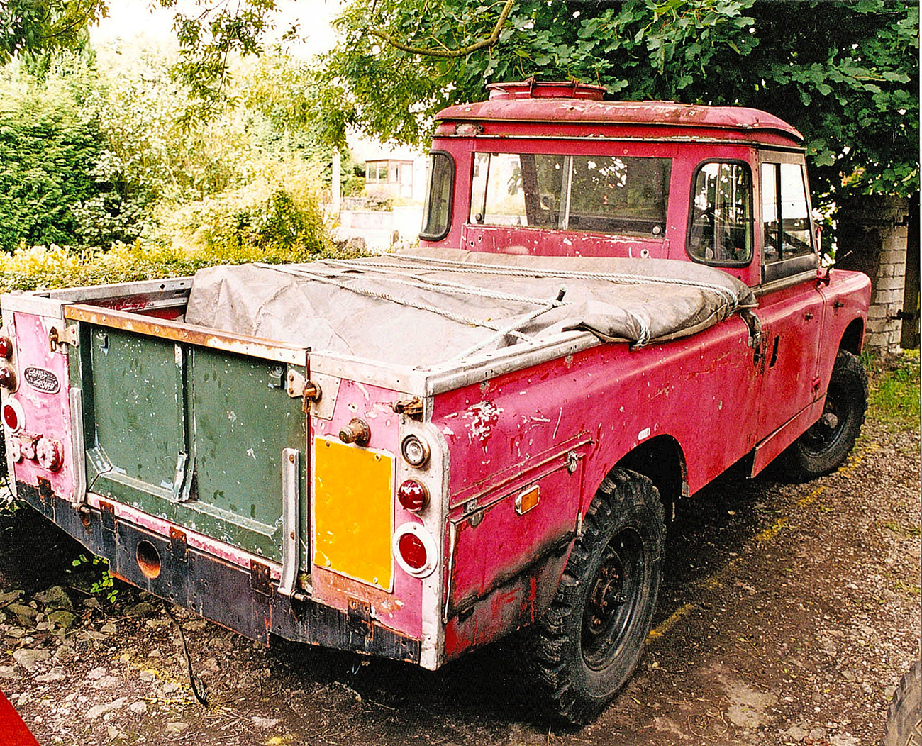 Land-Rover-Series-III-fire-tender-as-found