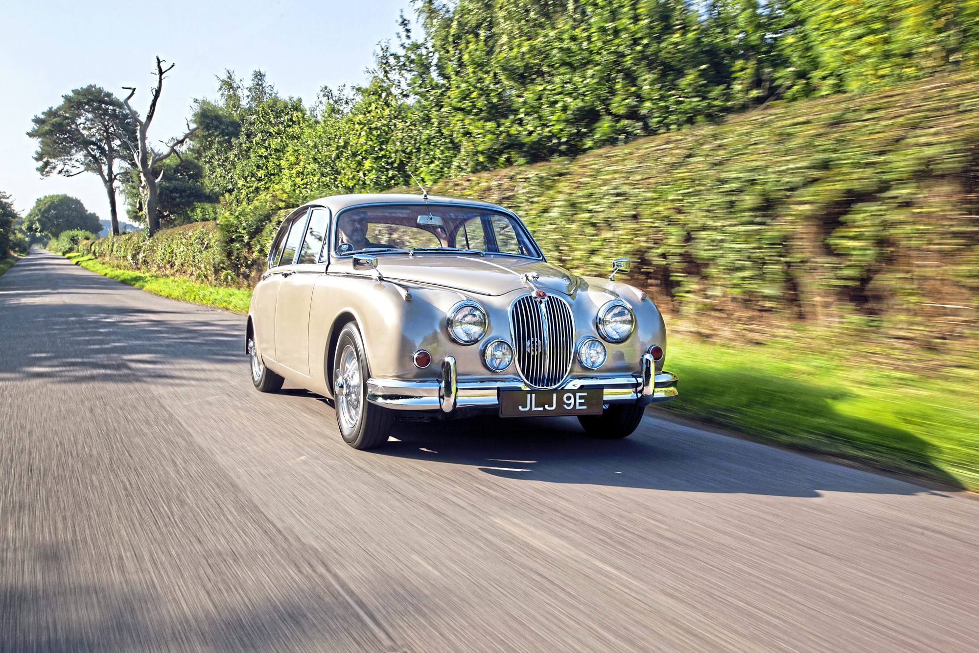 1967 Jaguar 3.4 MKII Road trip.