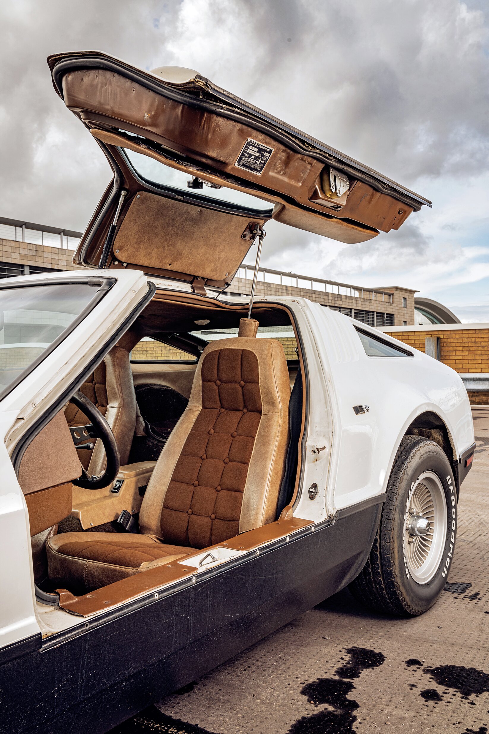 Bricklin SV-1 with door open