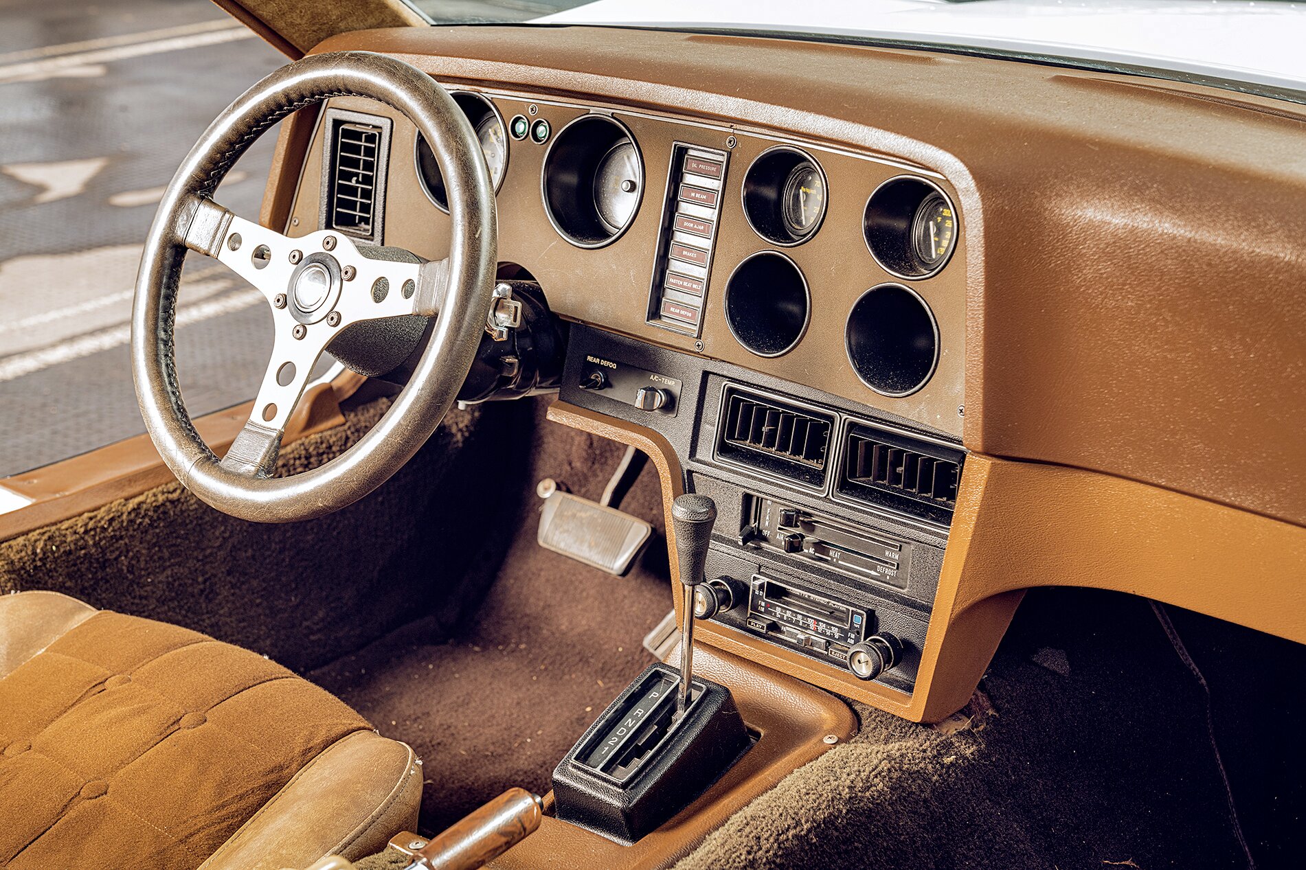Cockpit of the Bricklin SV-1
