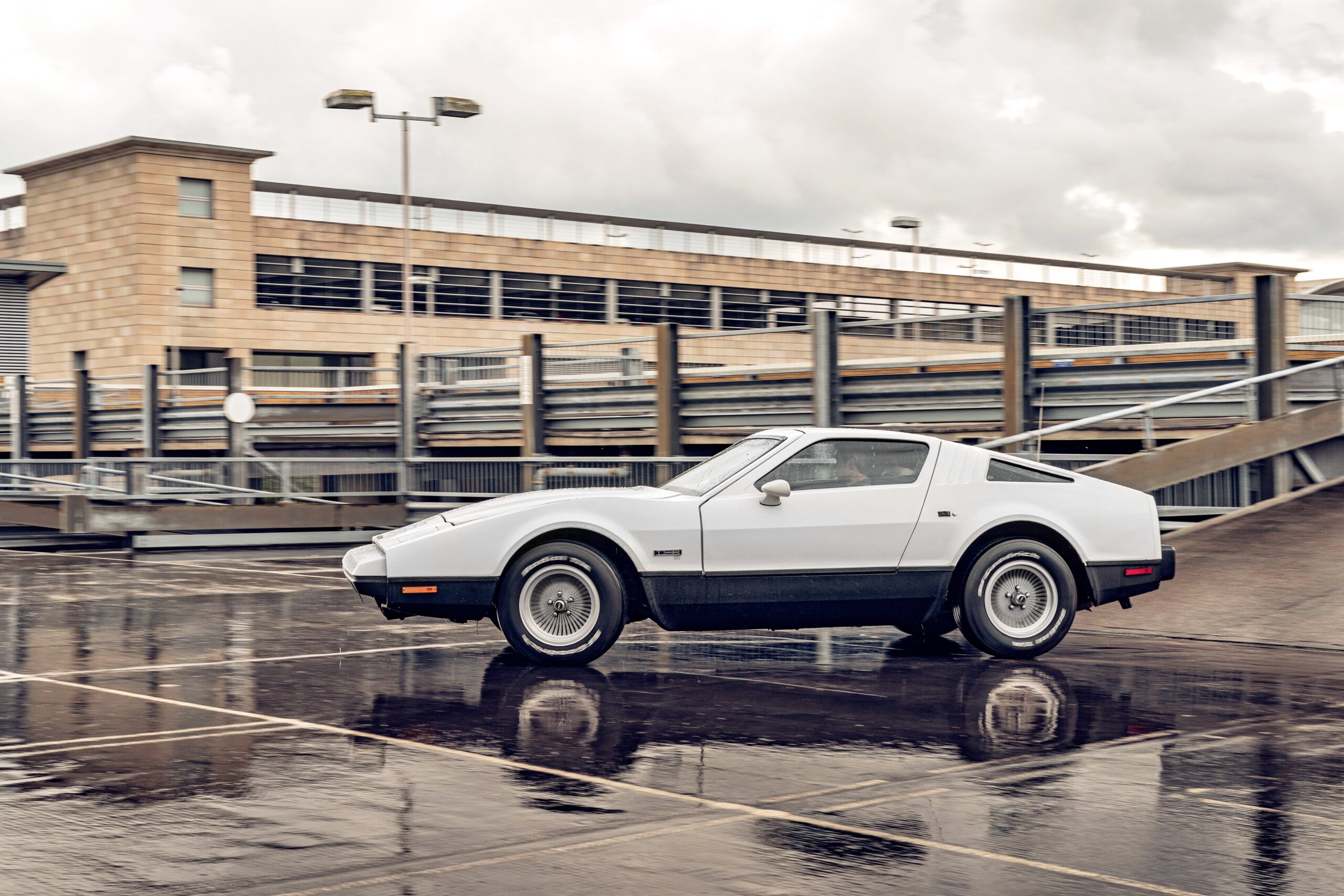 Side view of the Bricklin SV-1