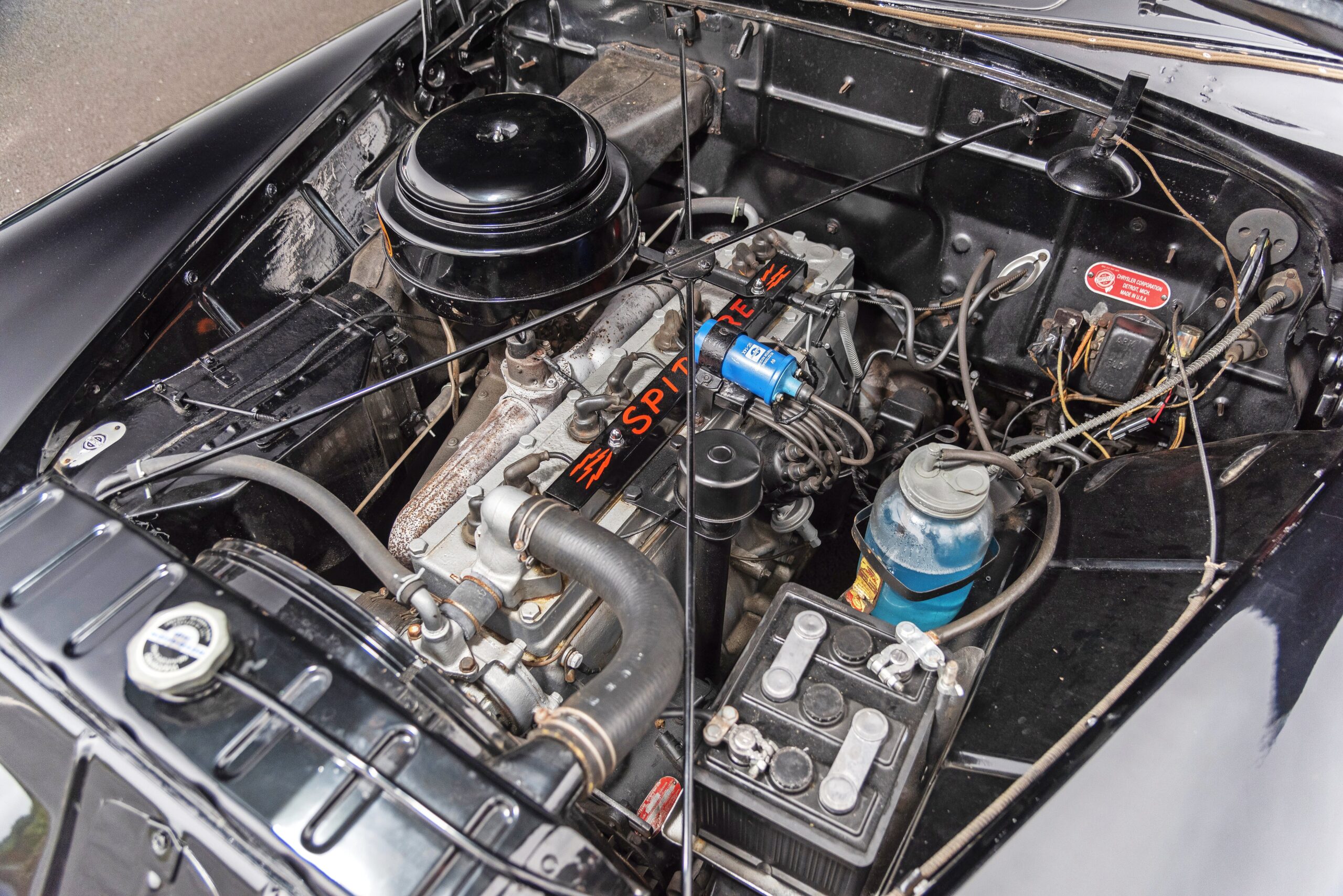 Engine of the Chrysler Town & Country Newport Coupe