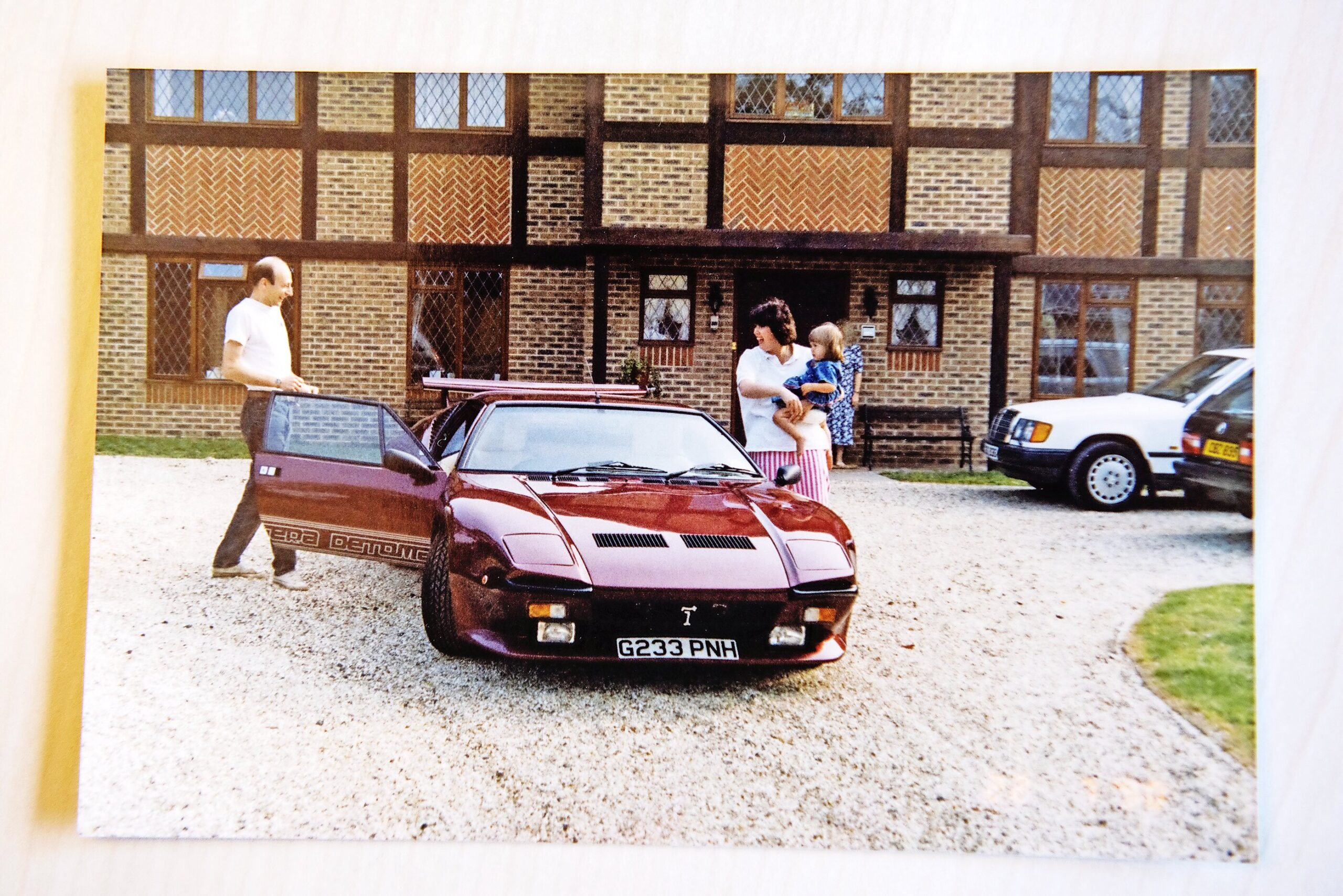 Photo of family with the De Tomaso Pantera GT5S