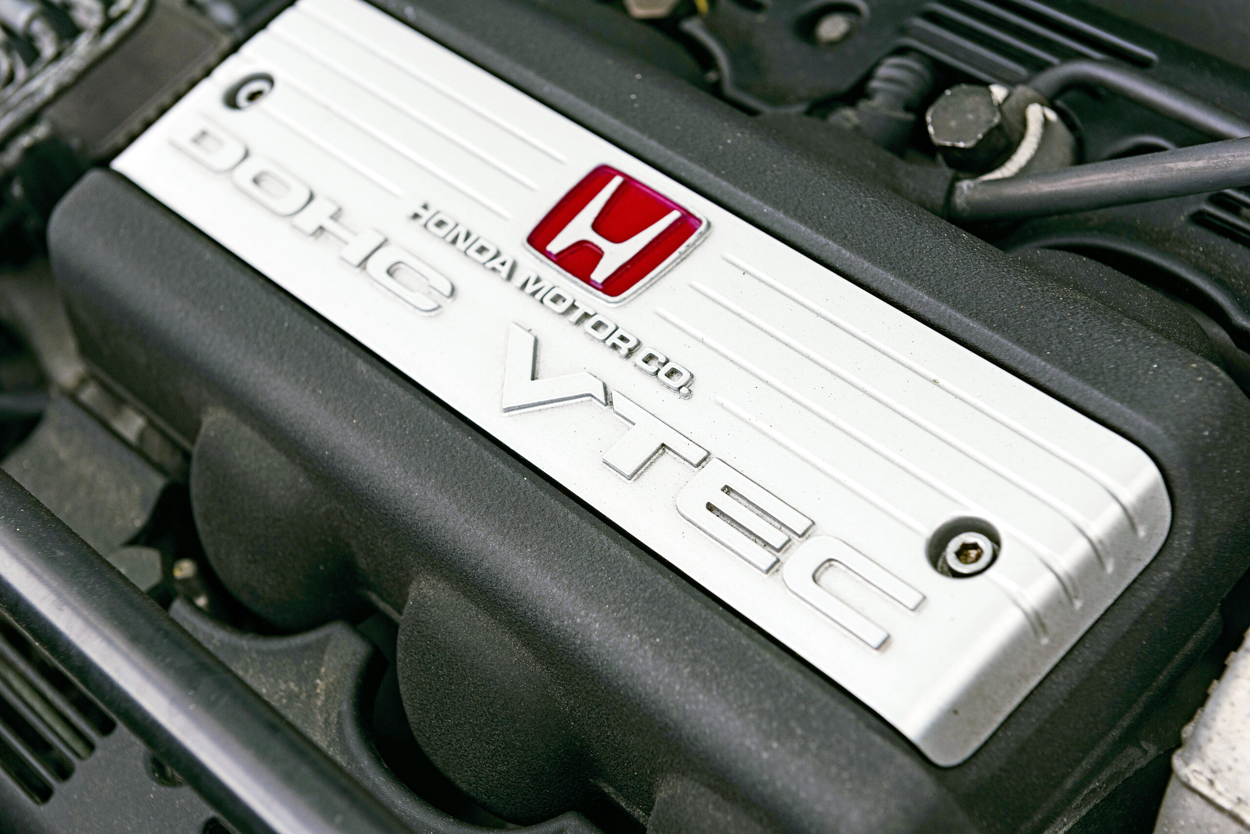 A 3-litre six with screaming VTEC? Where do we sign?