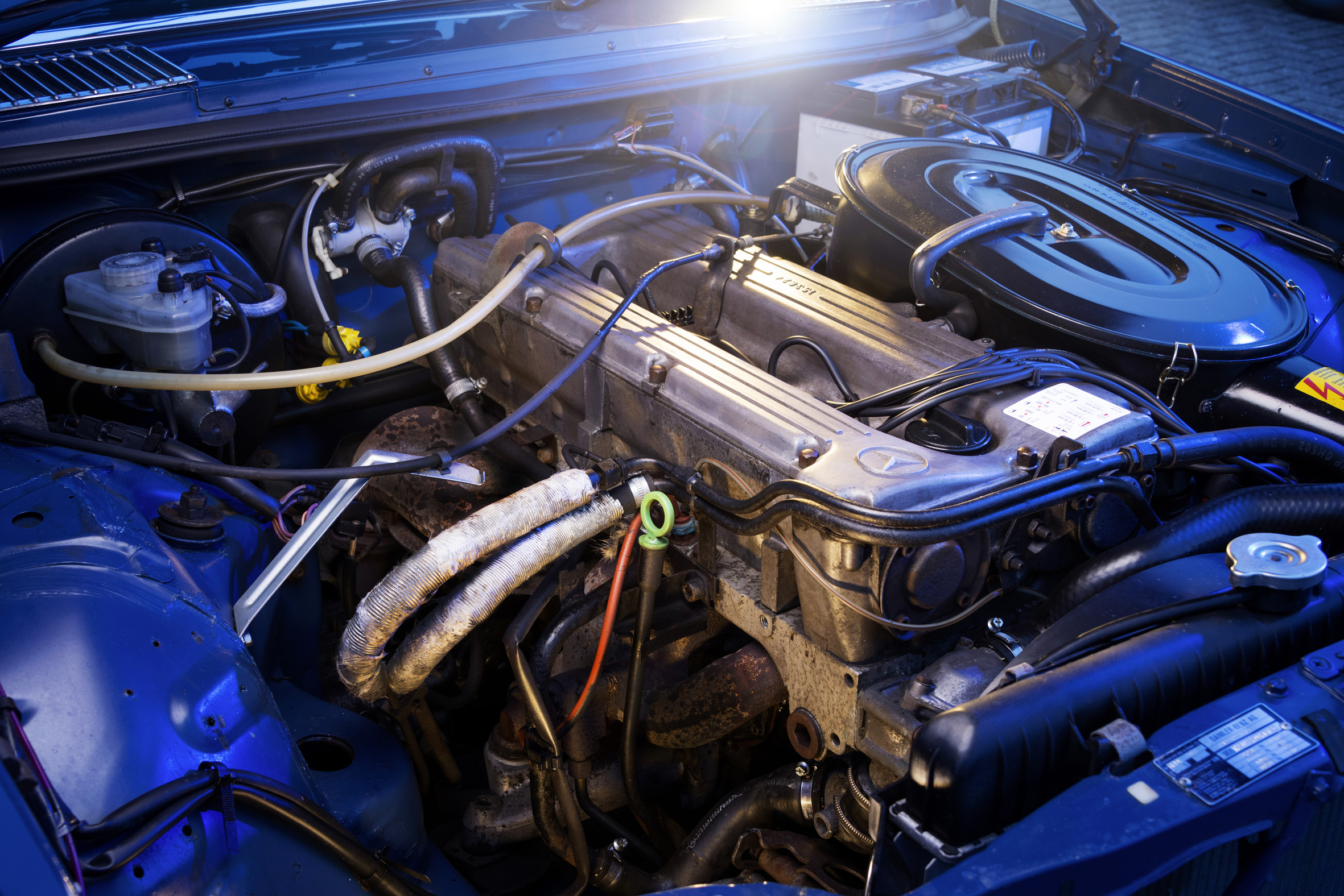 Mercedes-Benz 280 CE engine