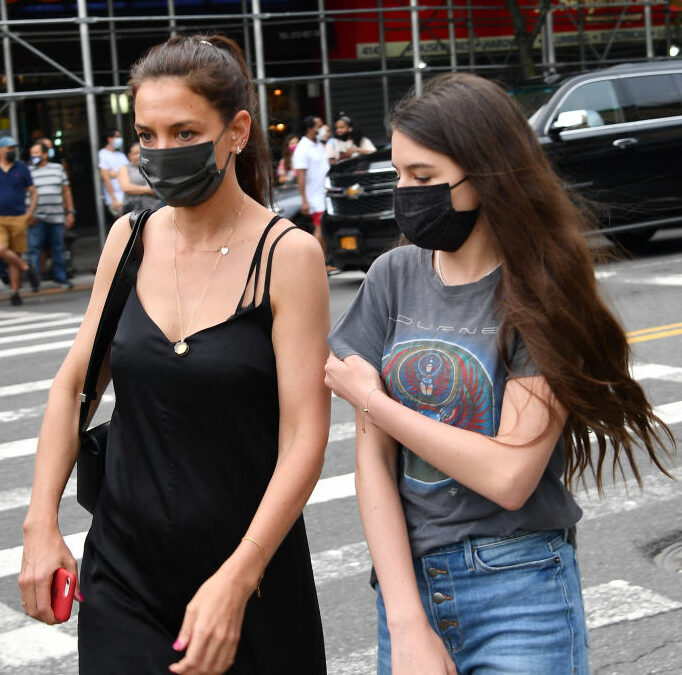 Defiant Suri Cruise: ‘I don’t need my dad to make it in Hollywood’ 