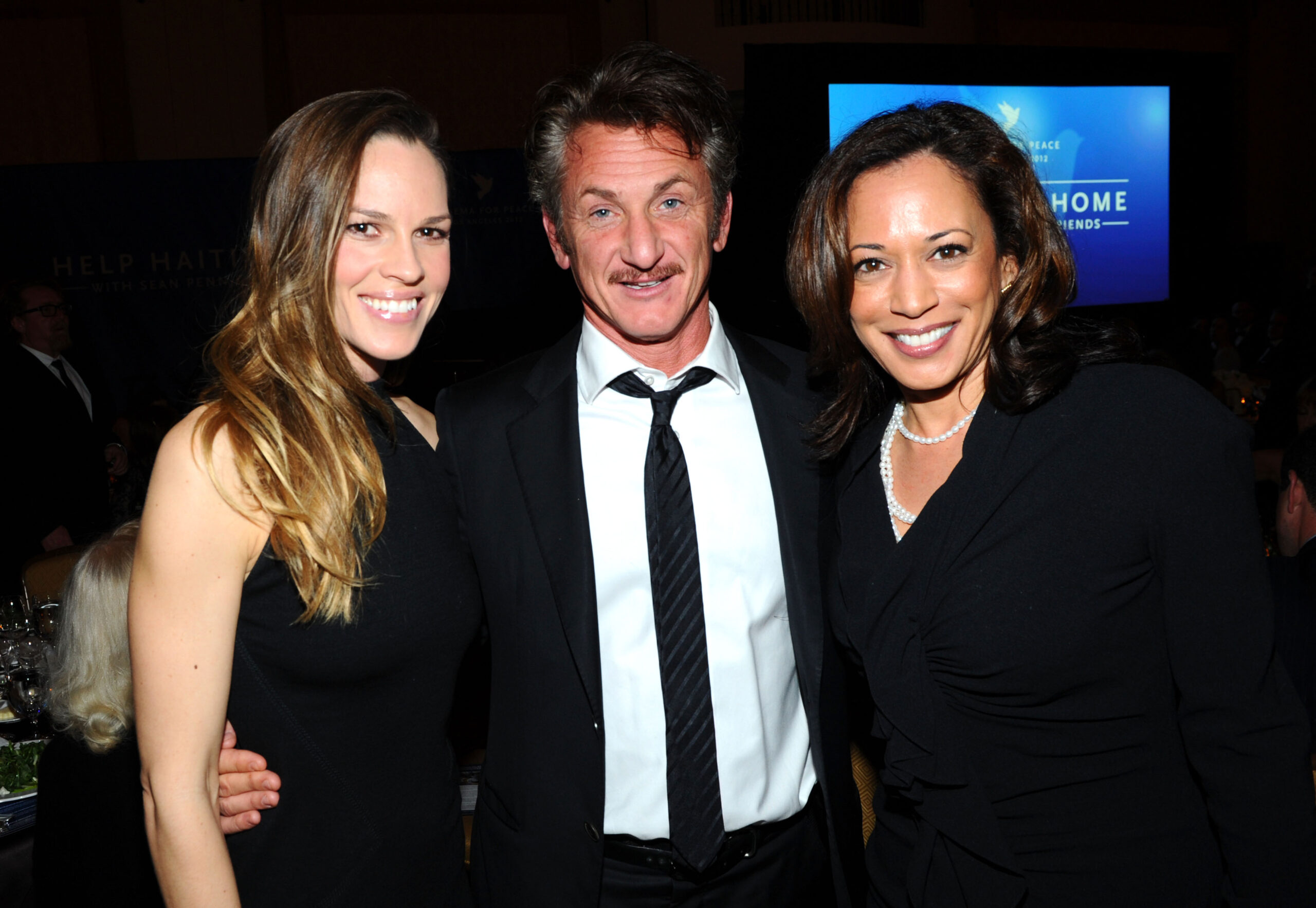 Cinema For Peace Event Benefitting J/P Haitian Relief Organization In Los Angeles - Inside