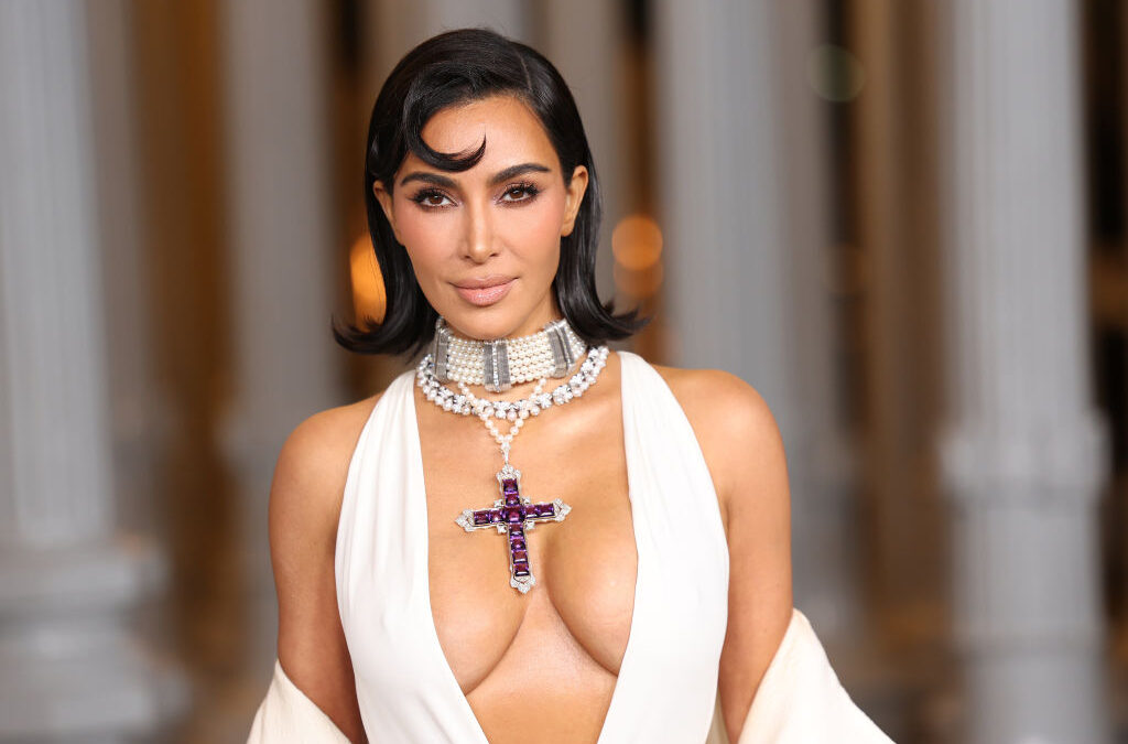 We need to talk about Kim Kardashian getting flirty with a Menendez brother