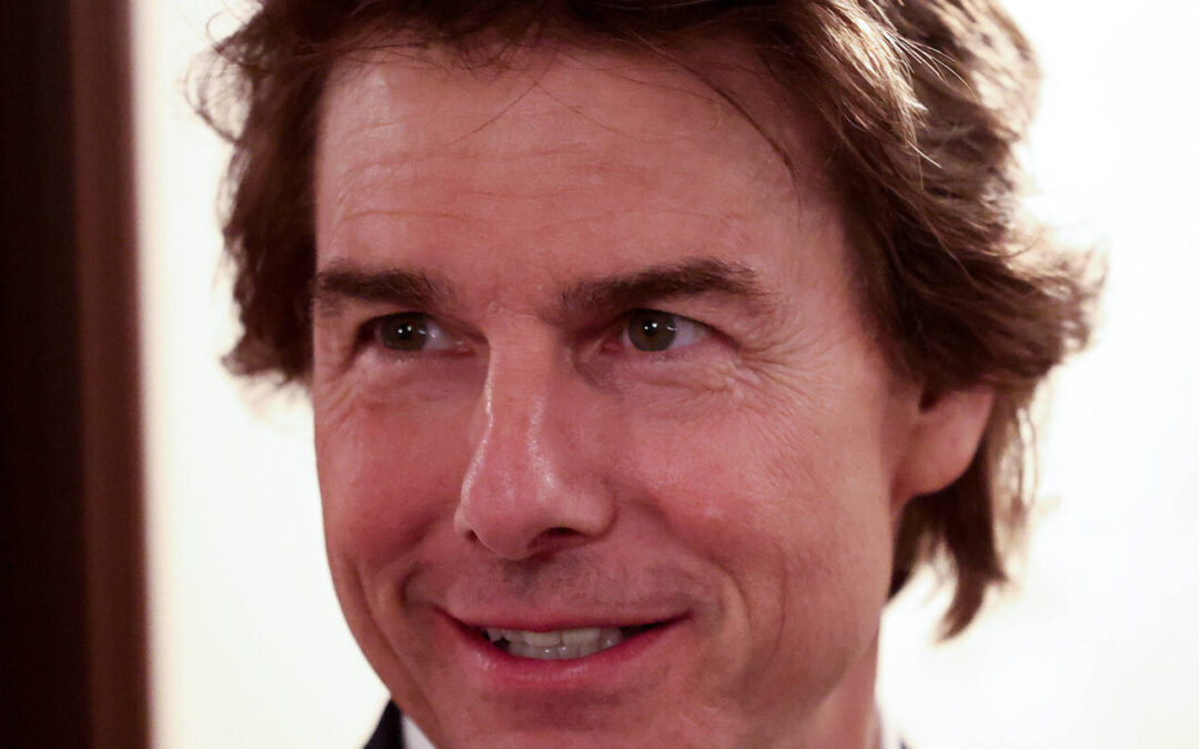 Tom Cruise is making moves on THIS newly divorced A-lister