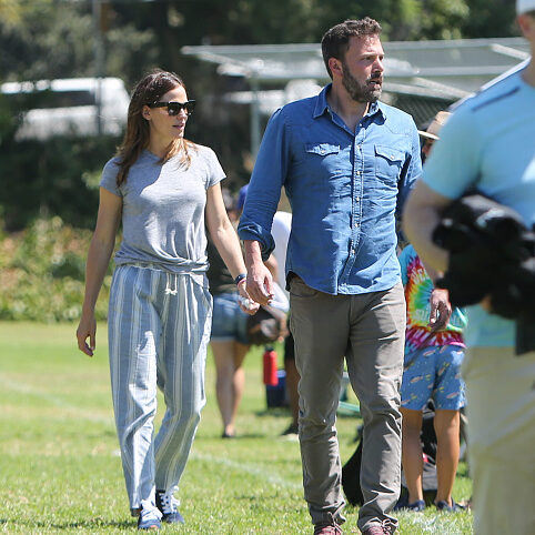 Ben’s avoiding J.Lo’s calls amid rumours he’s back on with ex Jen Garner