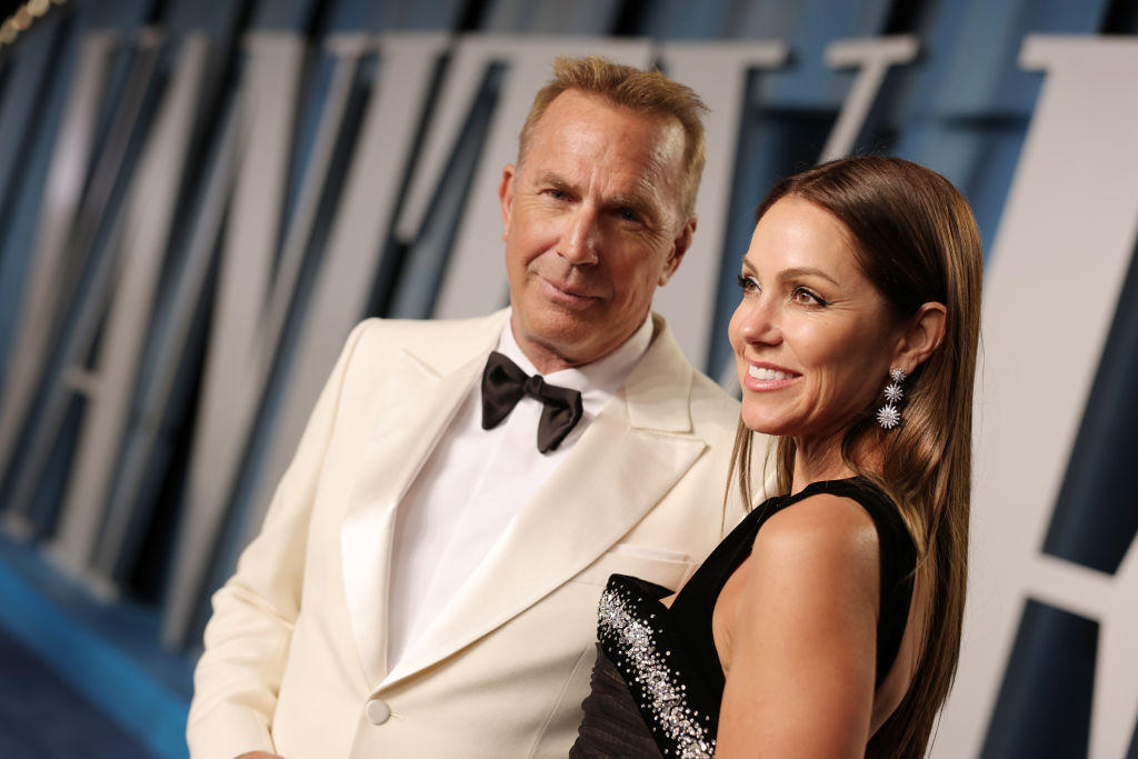 2022 Vanity Fair Oscar Party Hosted By Radhika Jones - Red Carpet Perdro Pascal