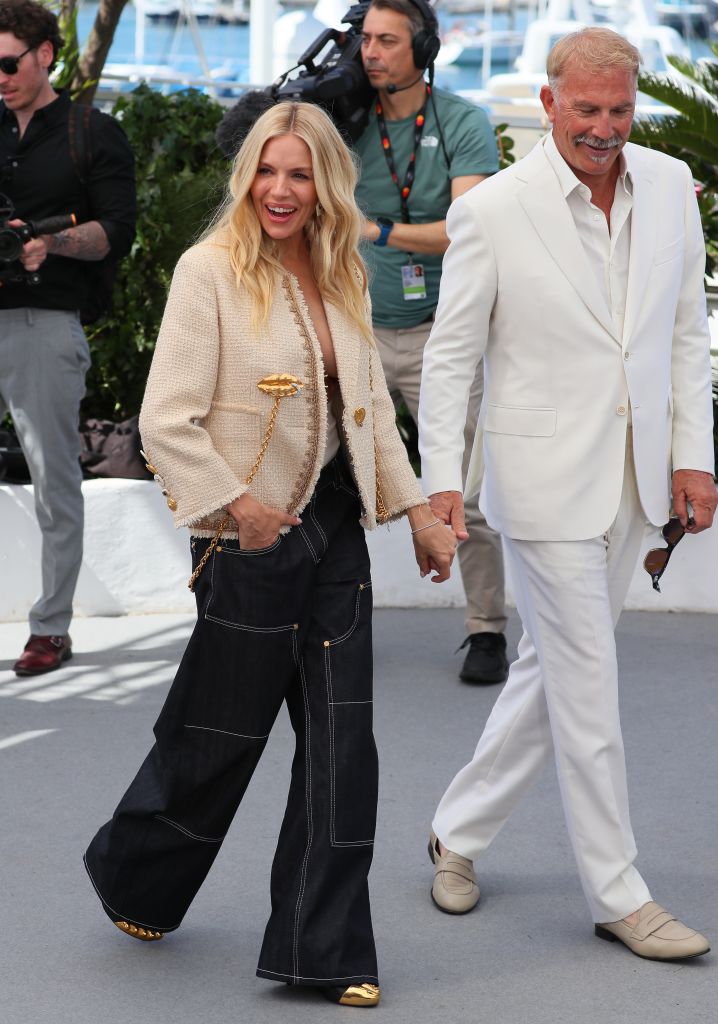 "Horizon: An American Saga" Photocall - The 77th Annual Cannes Film Festival Jennifer Aniston