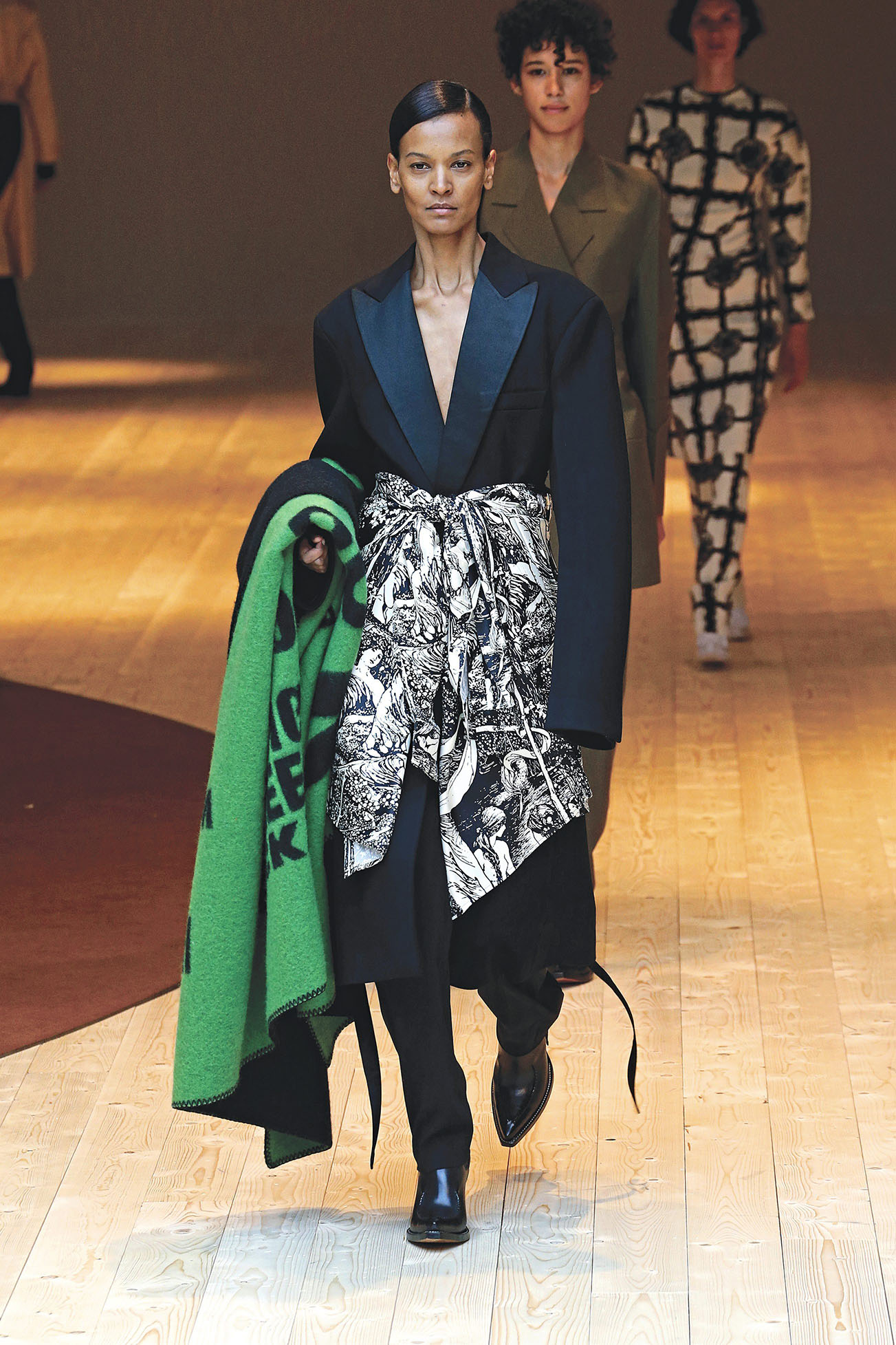 Celine: Runway - Paris Fashion Week Womenswear Fall/Winter 2017/2018
