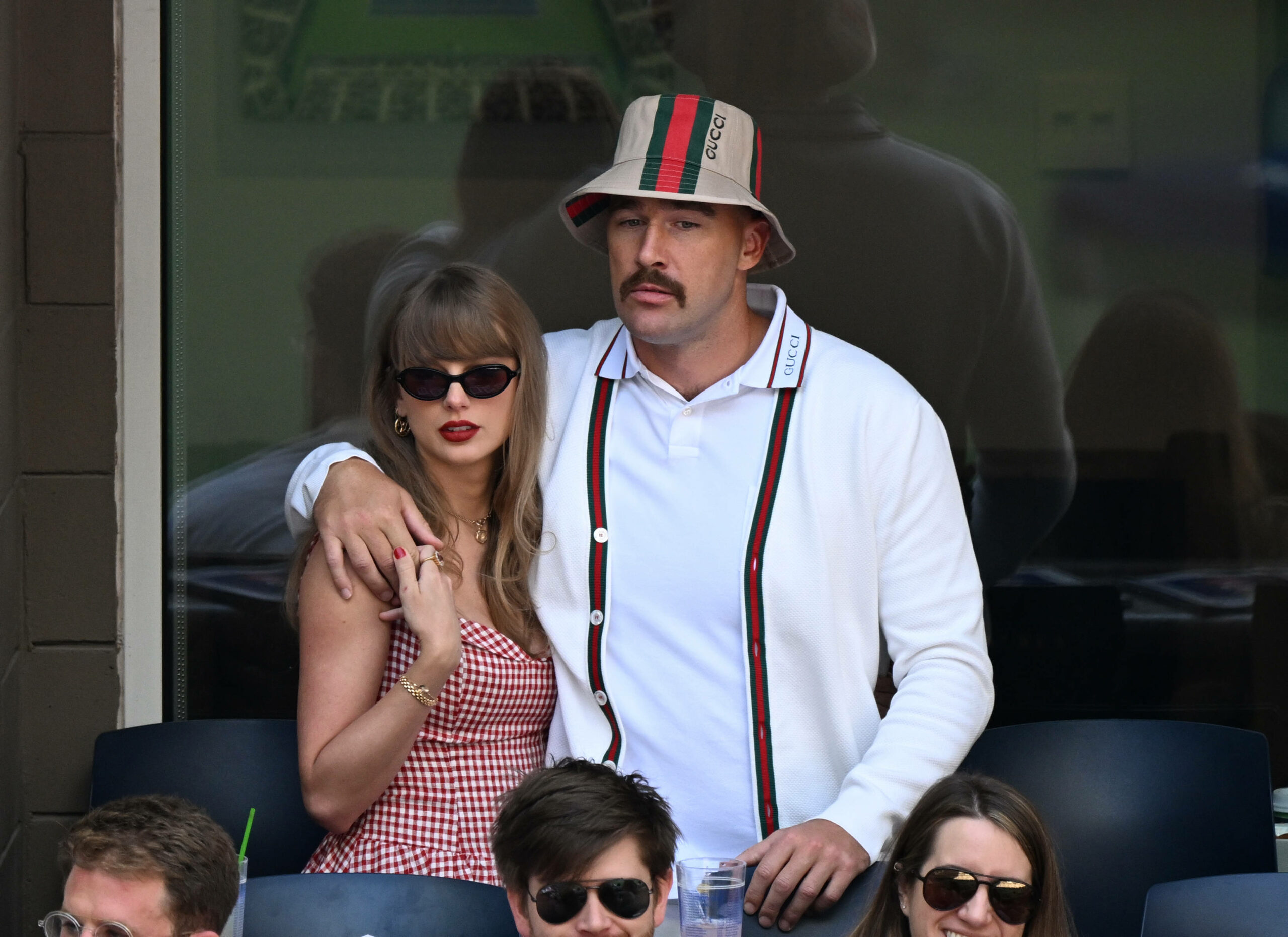 FLUSHING NY- SEPTEMBER 08: Taylor Swift, Travis Kelce Patrick Mahomes and Brittany Mahomes sare seen watching Jannik Sin Jennifer Aniston
