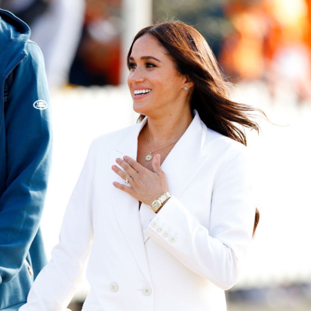 meghan markle bracelet trench coat (6)