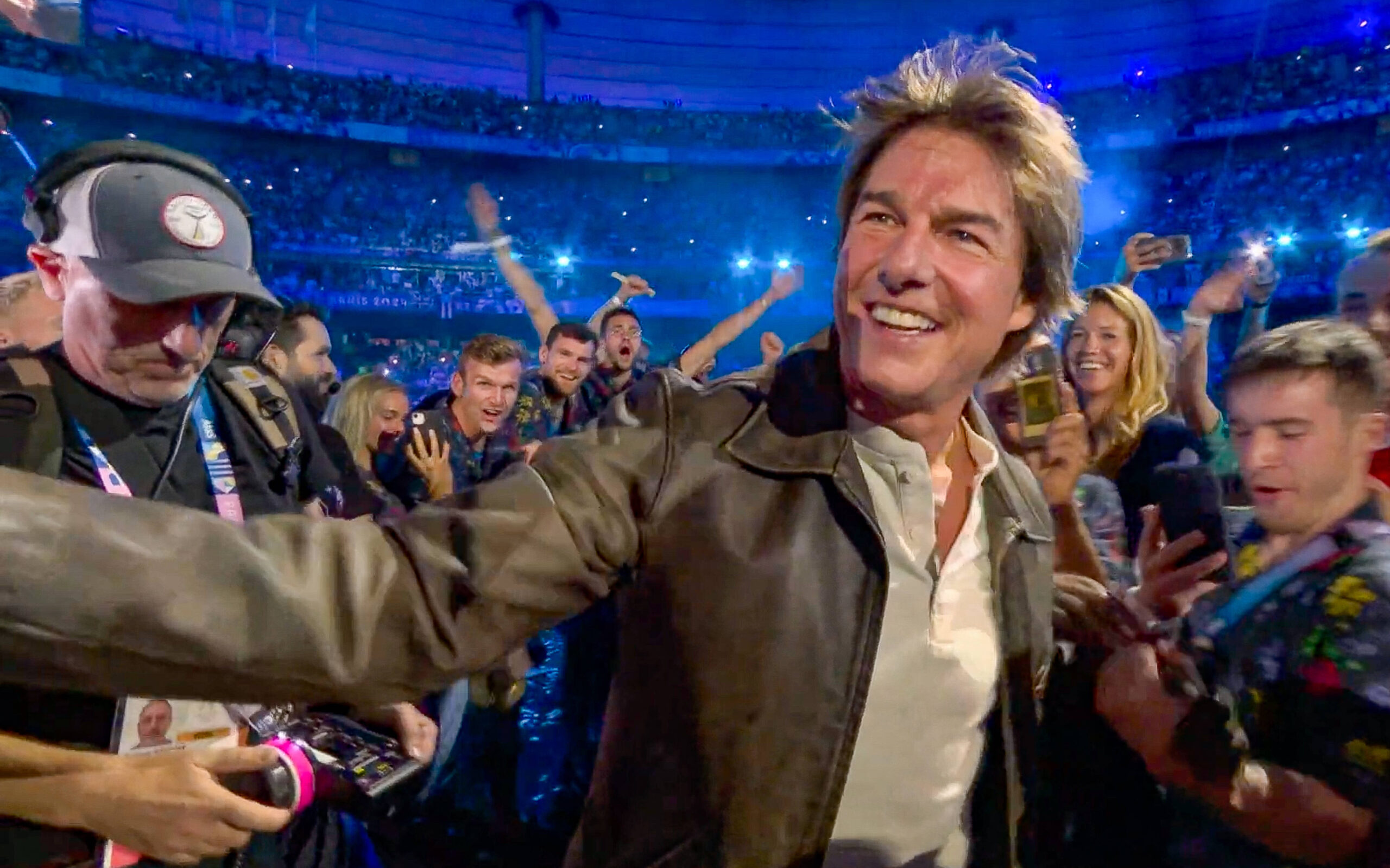 Tom Cruise during the passing of the Olympic flag between Paris and Los Angeles during the cLosing ceremony of the Paris Jennifer Aniston