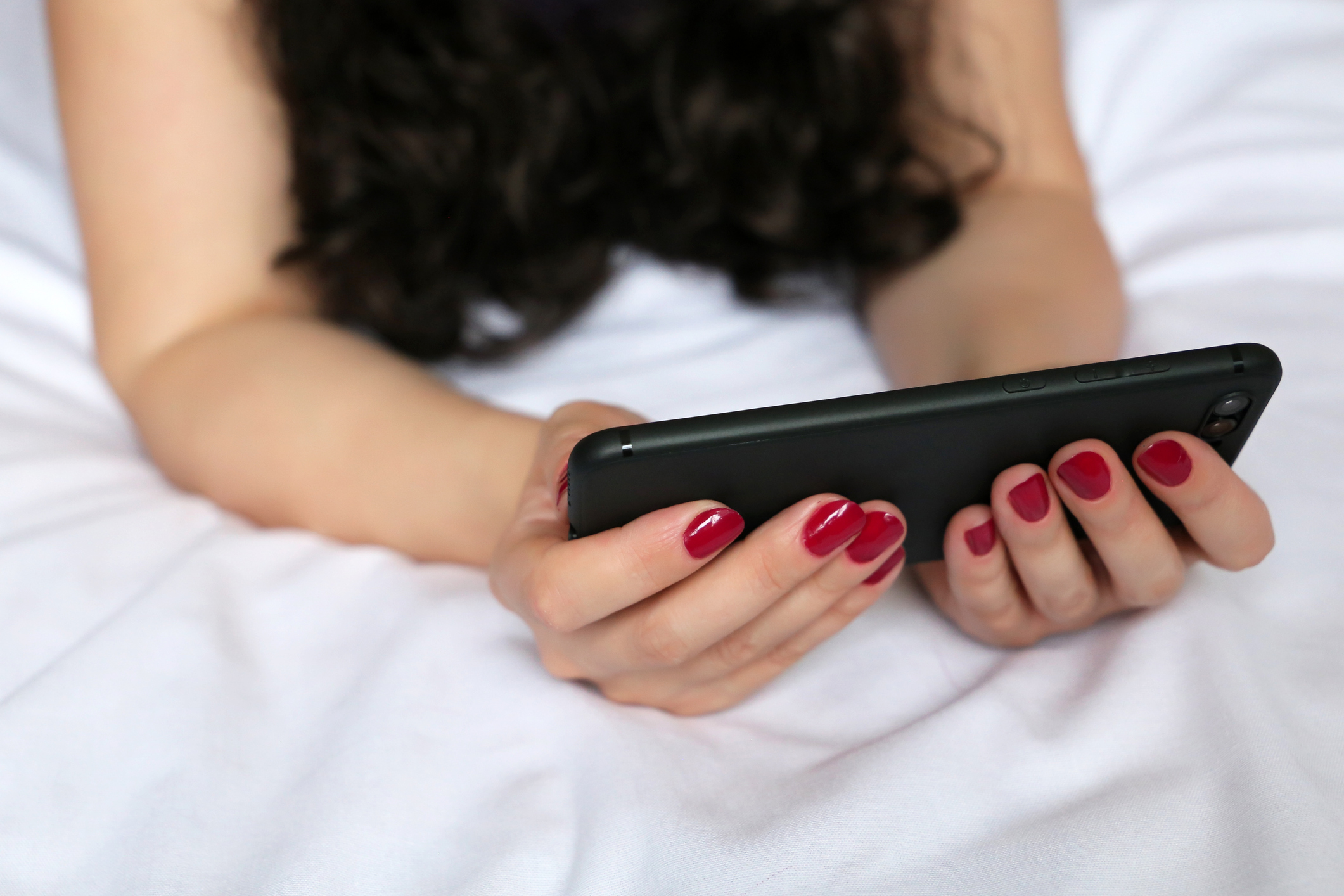 original-6A16EB62-FCA9-4893-867B-B2432C5CFDE8 Woman on phone