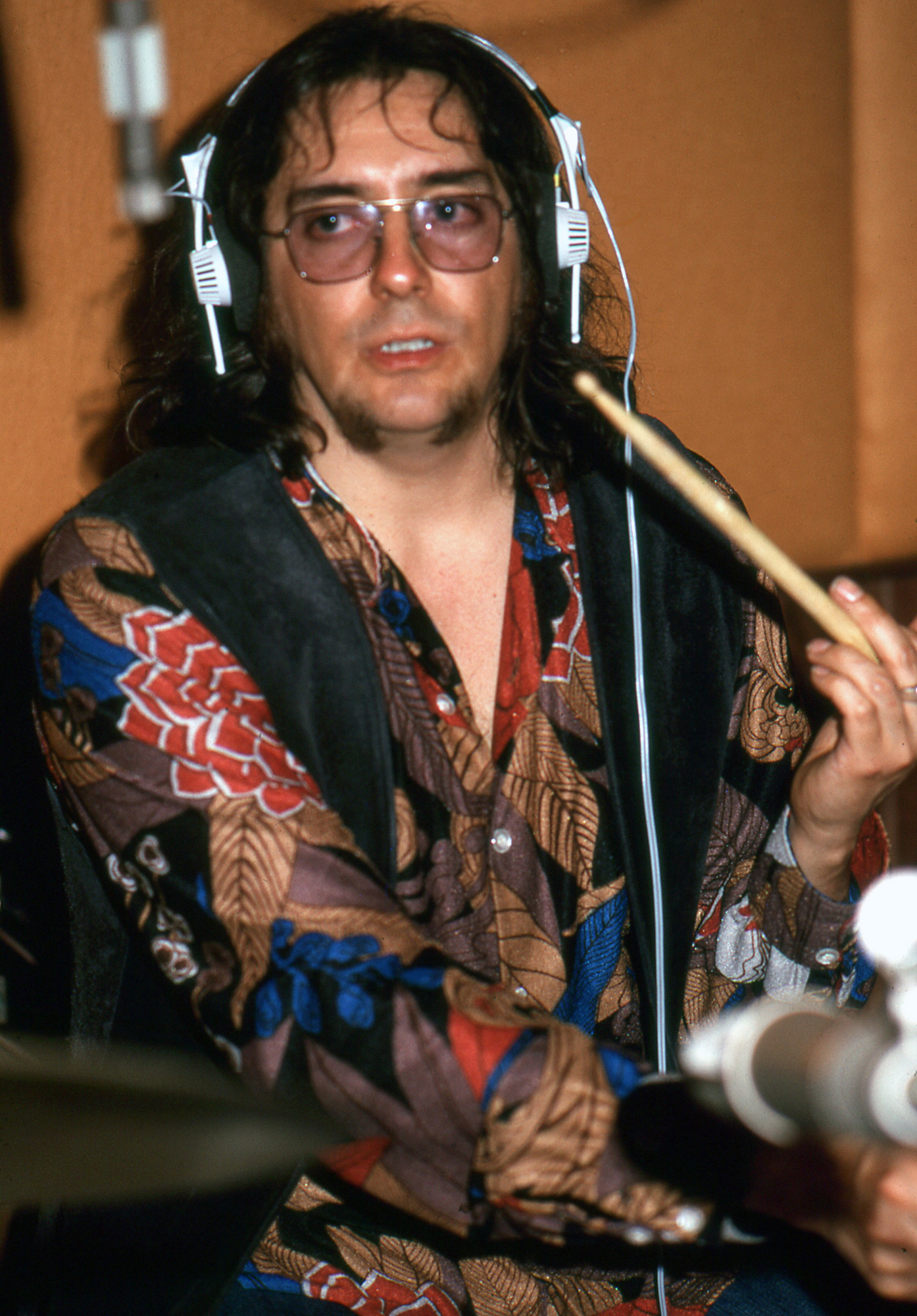LOS ANGELES - 1973:  American session drummer Jim Keltner in studio 1973 in Los Angeles, California. (Photo by Ginny Winn/Michael Ochs Archives/Getty Images).