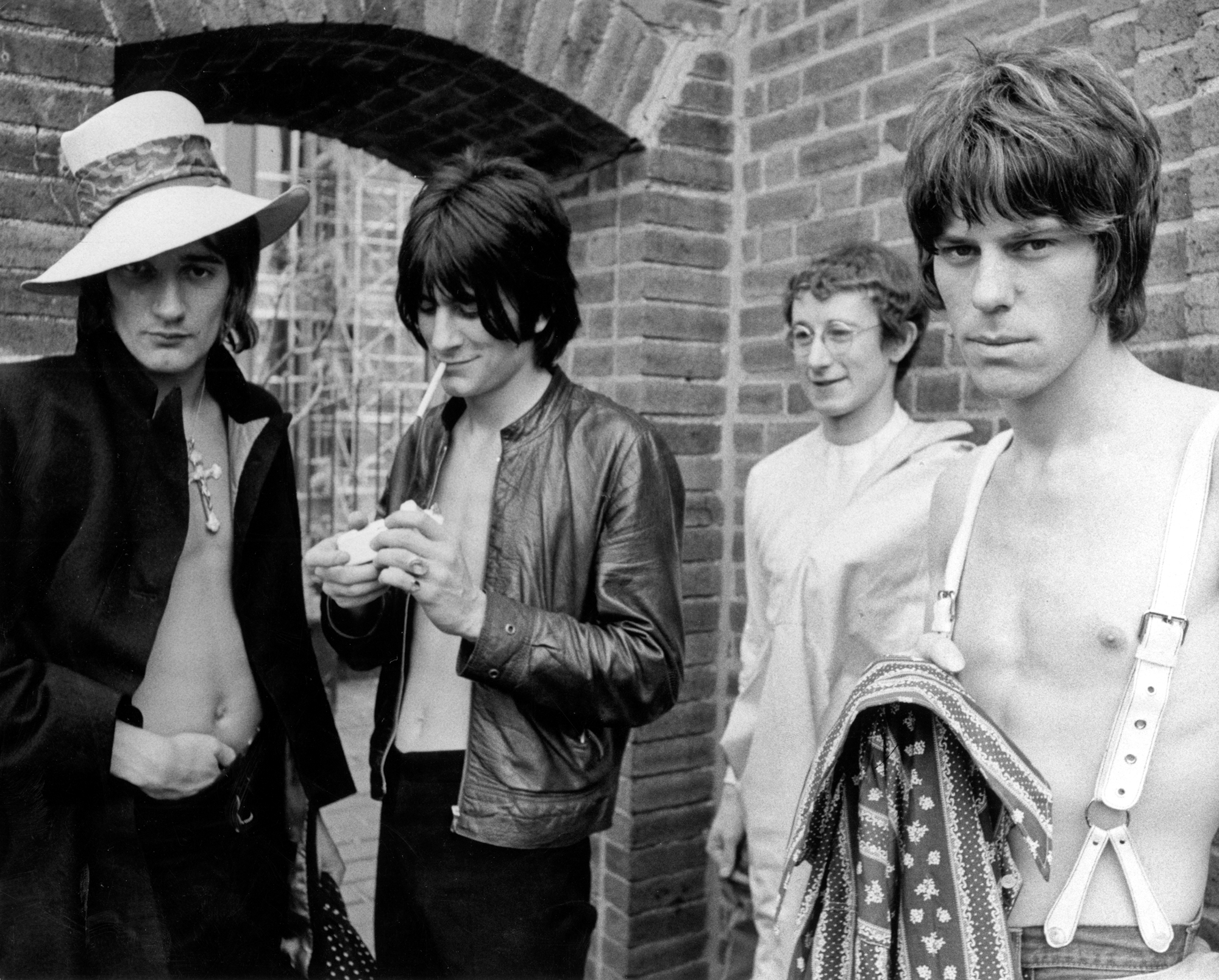 The Jeff Beck Group (L-R Rod Stewart, Ron Wood, Mickey Waller and Jeff Beck) pose for a portrait circa 1968