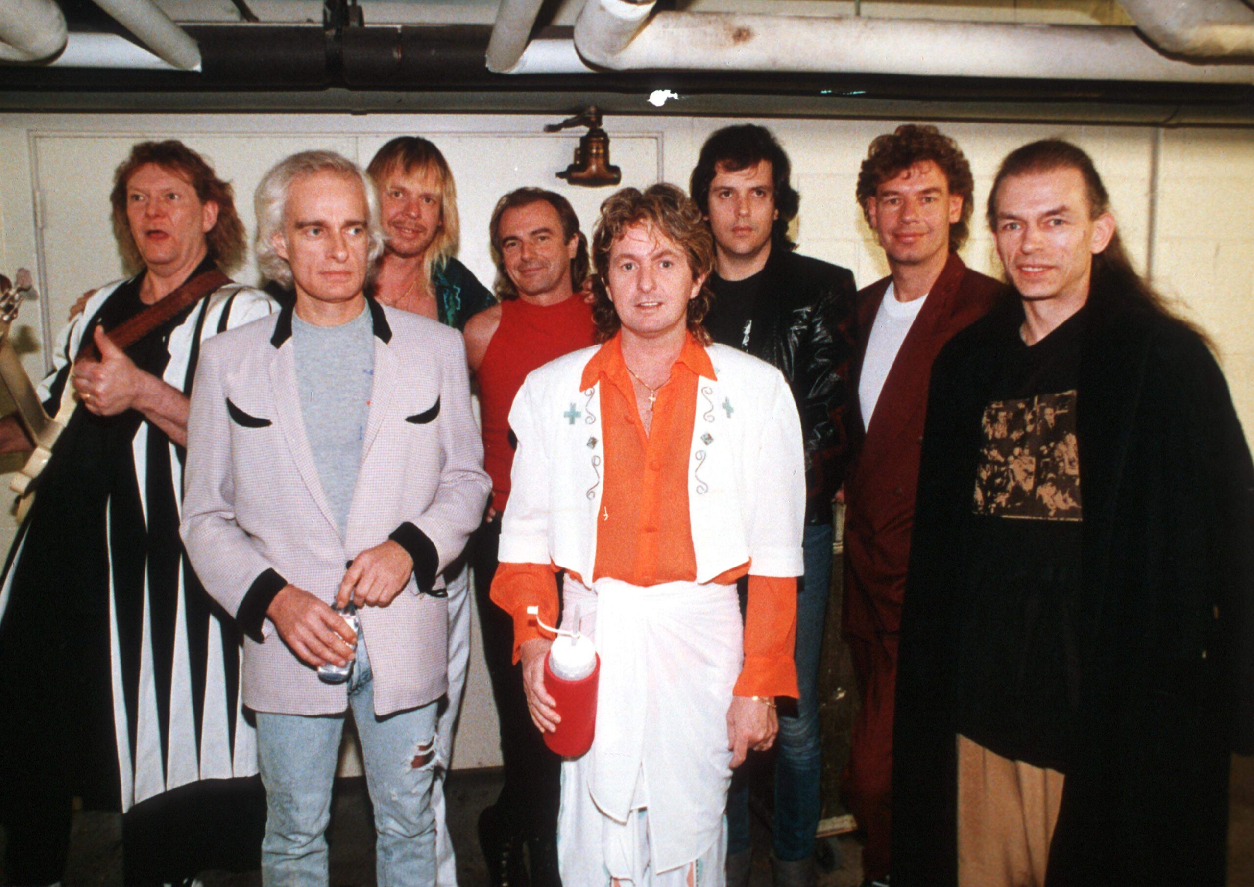 YES and Alan WHITE and Bill BRUFORD and Trevor RABIN and Jon ANDERSON and Steve HOWE and Rick WAKEMAN and Tony KAYE and Chris SQUIRE, Union Tour Line Up - L-R: Chris Squire, Tony Kaye, Rick Wakeman, Alan White, Jon Anderson, Trevor Rabin, Bill Bruford, Steve Howe