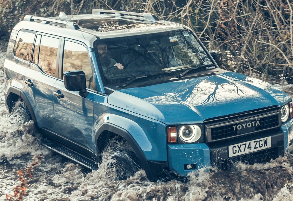 Two iconic SUV rivals go head to head… but only one is crowned King of 4x4s