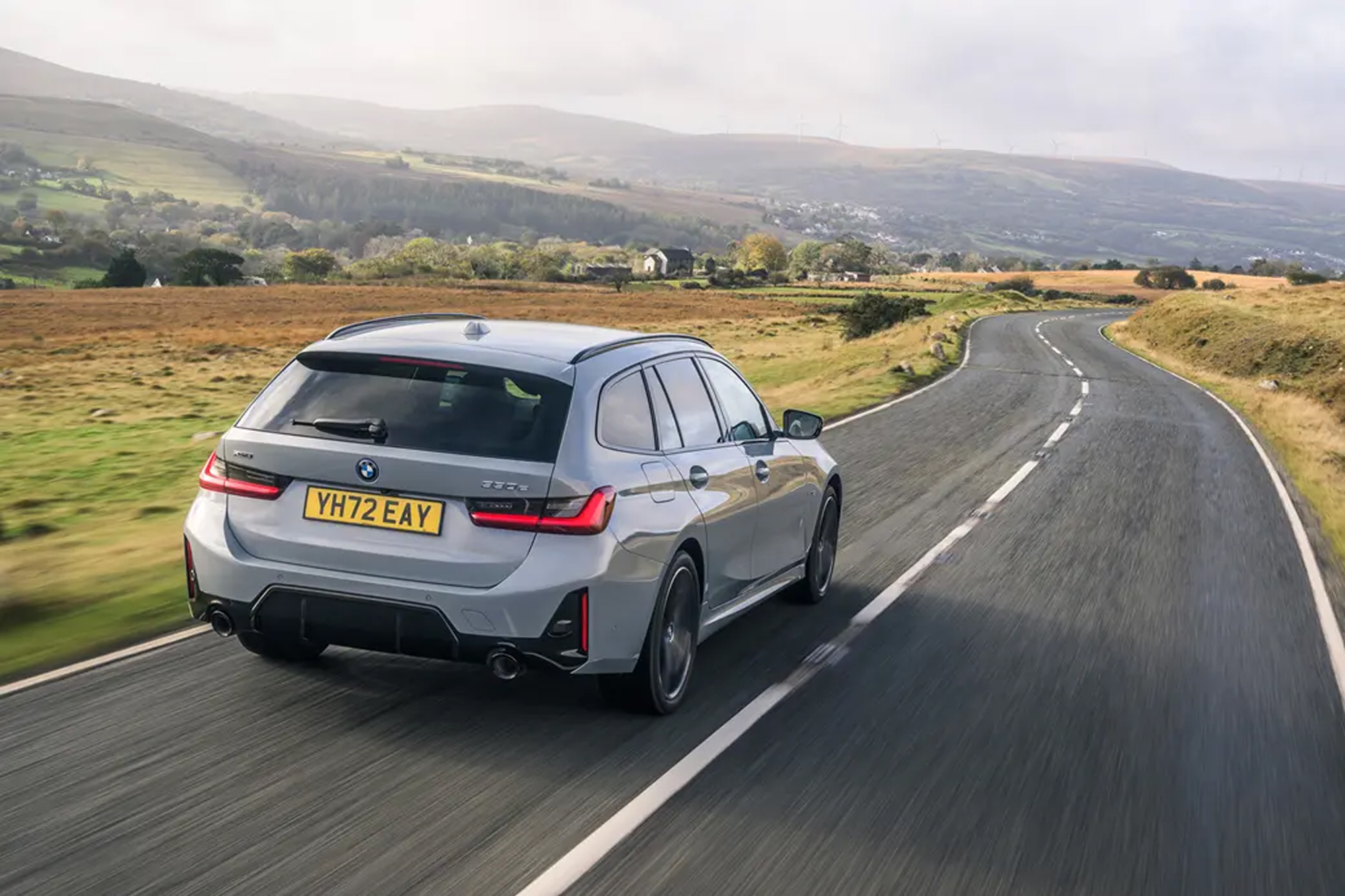 best_hybrid_car_bmw_330e.jpg